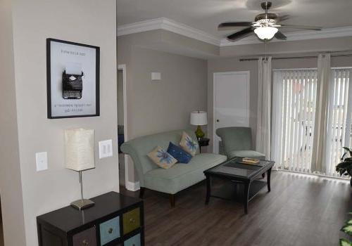 A living area at Enclaves at Packer Park apartments for rent in South Philadelphia, PA